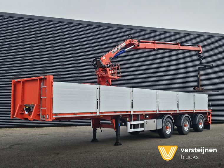 Pacton 2 X STEERING AXLE / LIFT AXLE / HIAB ROLLER CRANE
